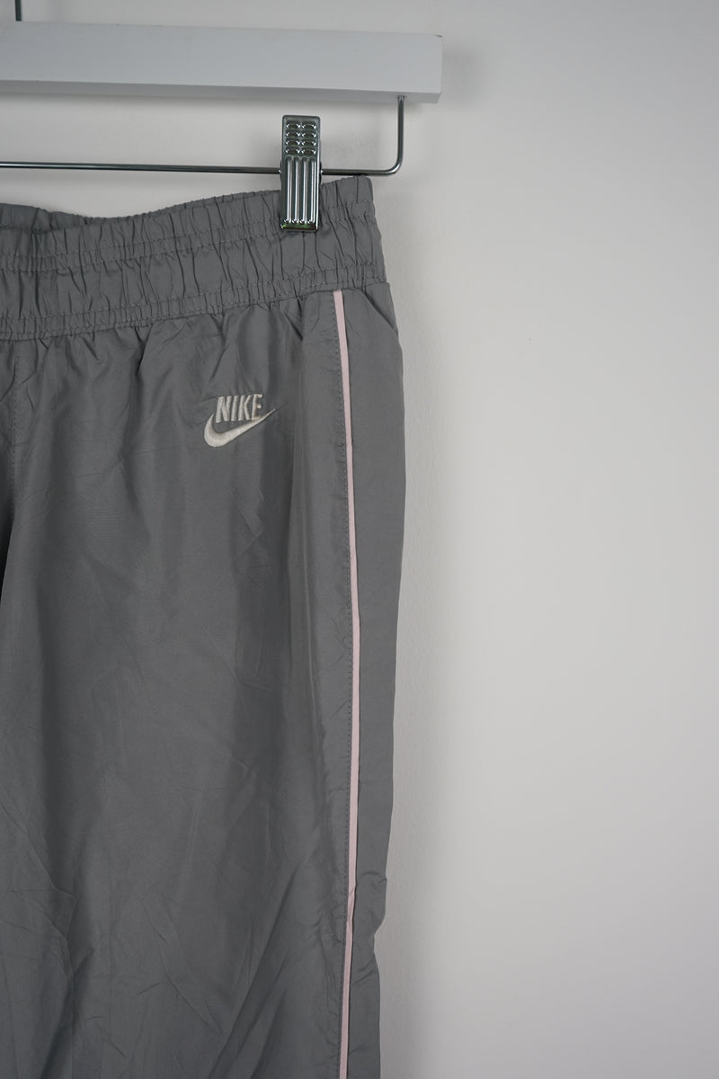 VINTAGE NIKE TRACK PANTS (S)