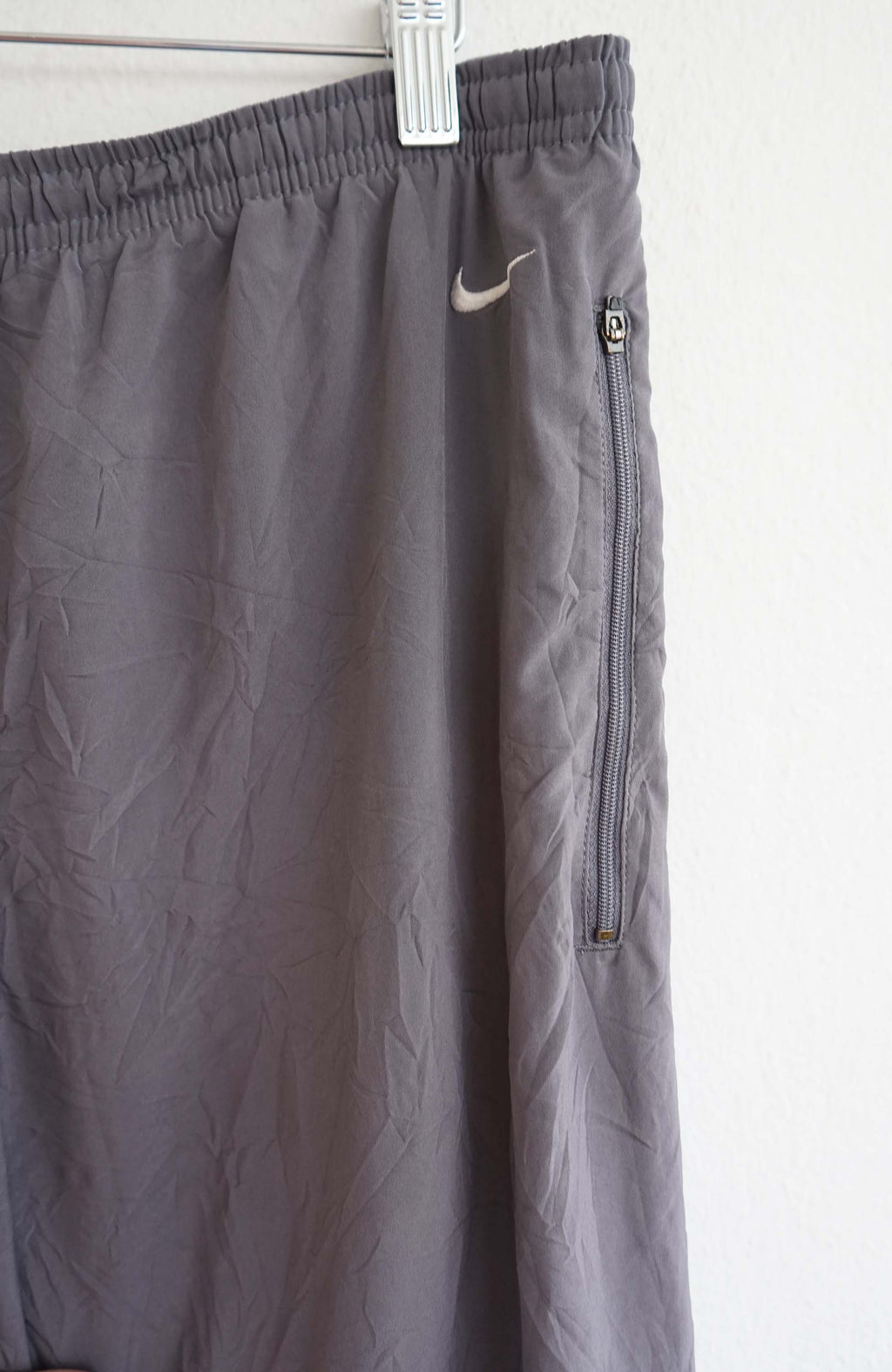 VINTAGE NIKE TRACK PANTS (XL)