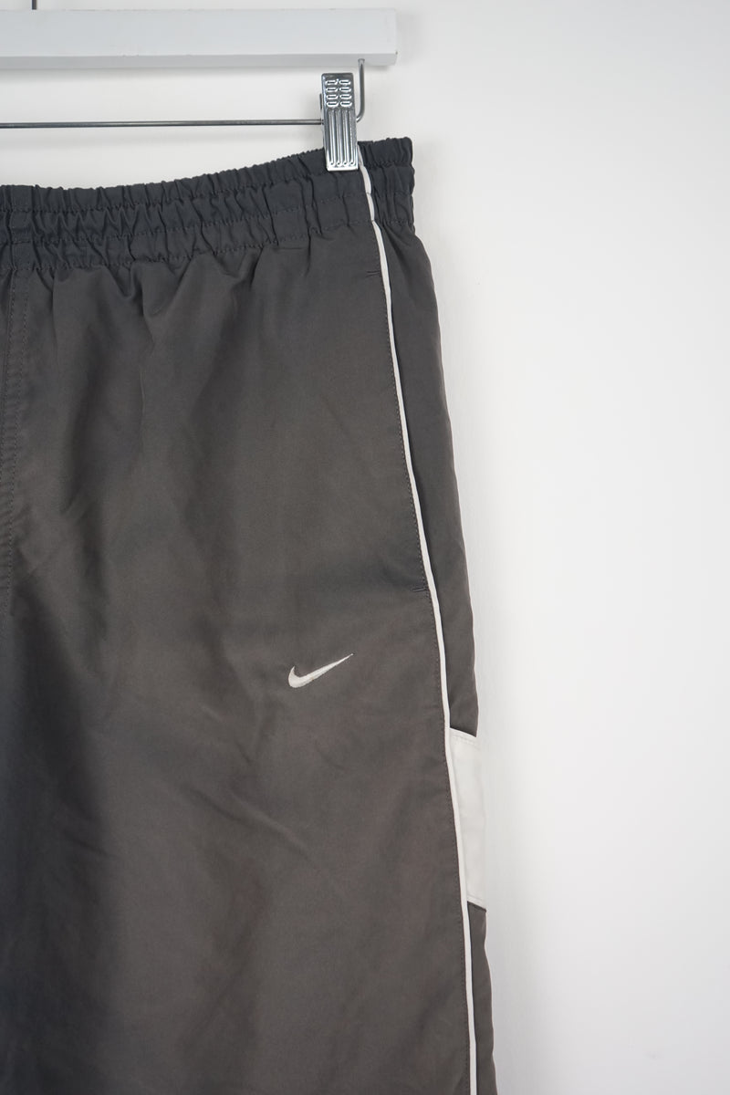 VINTAGE NIKE TRACK PANTS (L)