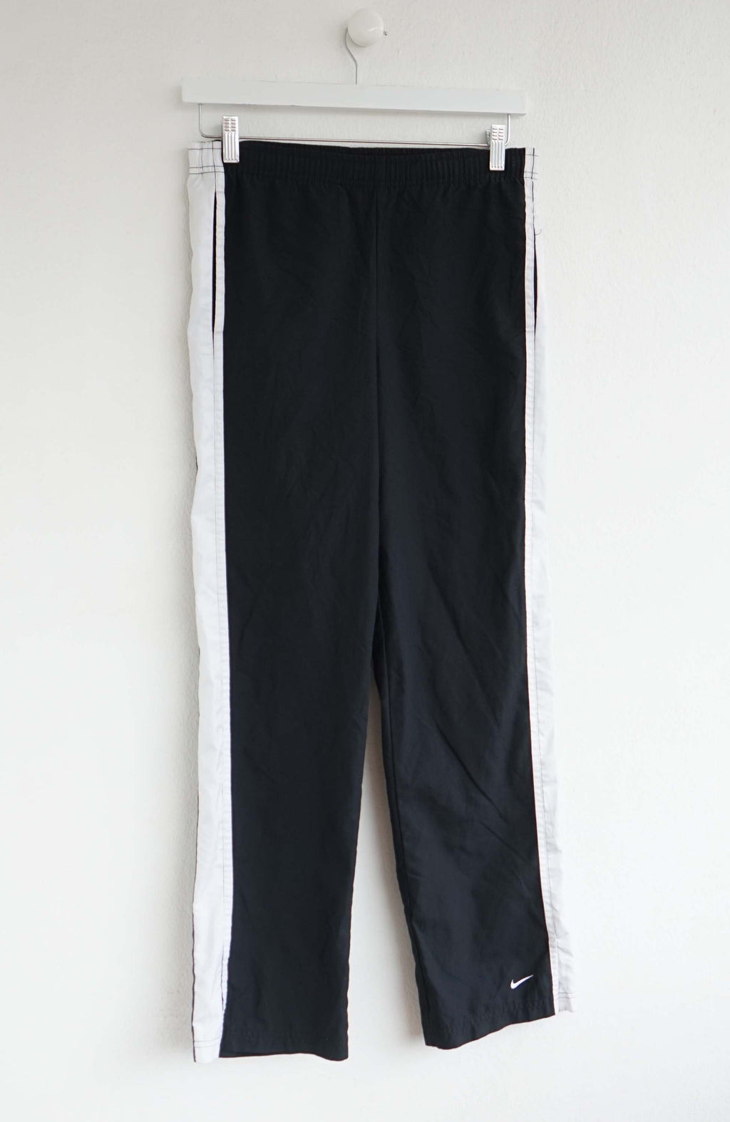 VINTAGE NIKE TRACK PANTS (M) 