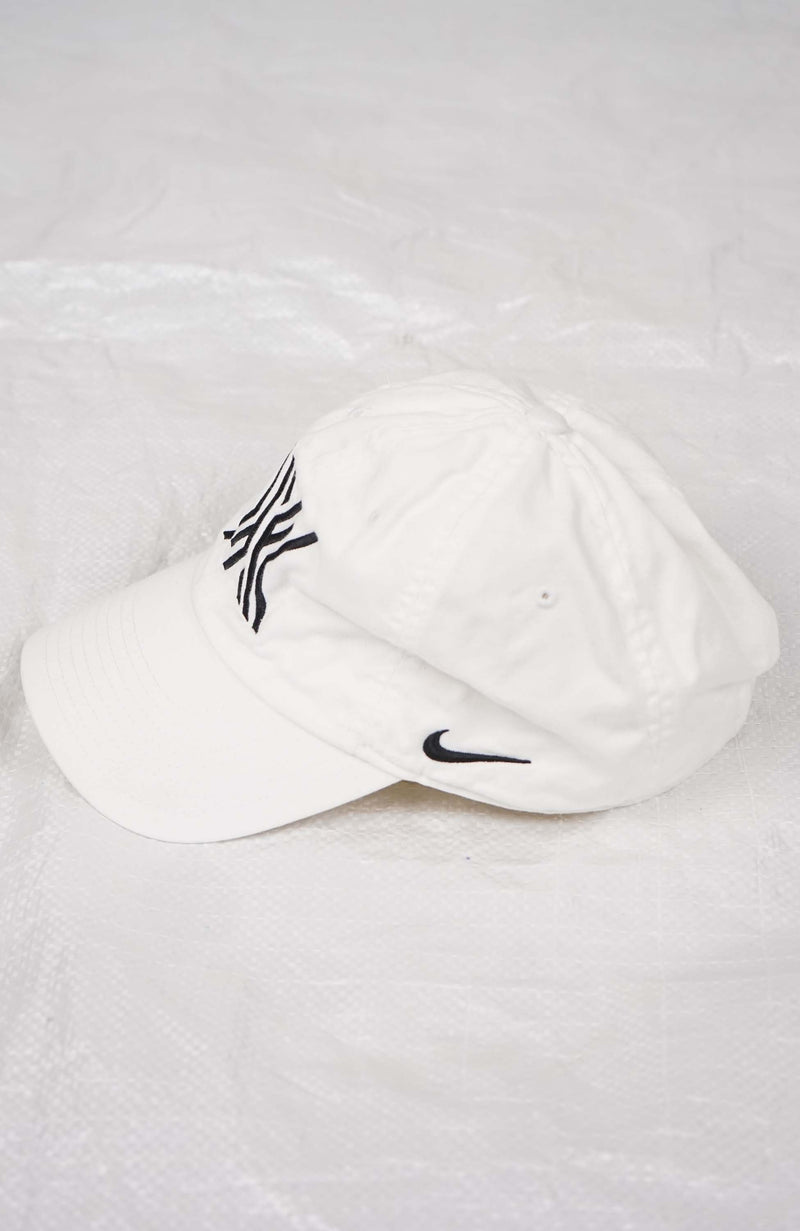 VINTAGE NIKE HAT