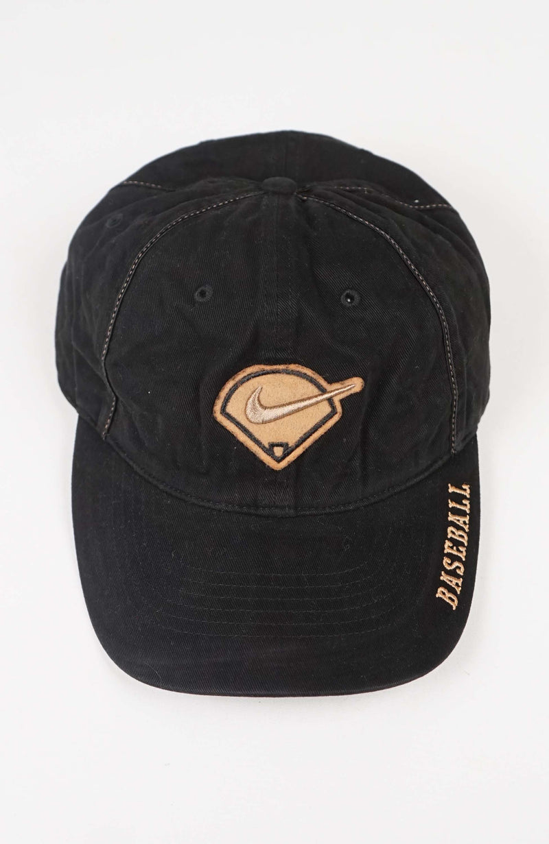 VINTAGE NIKE HAT